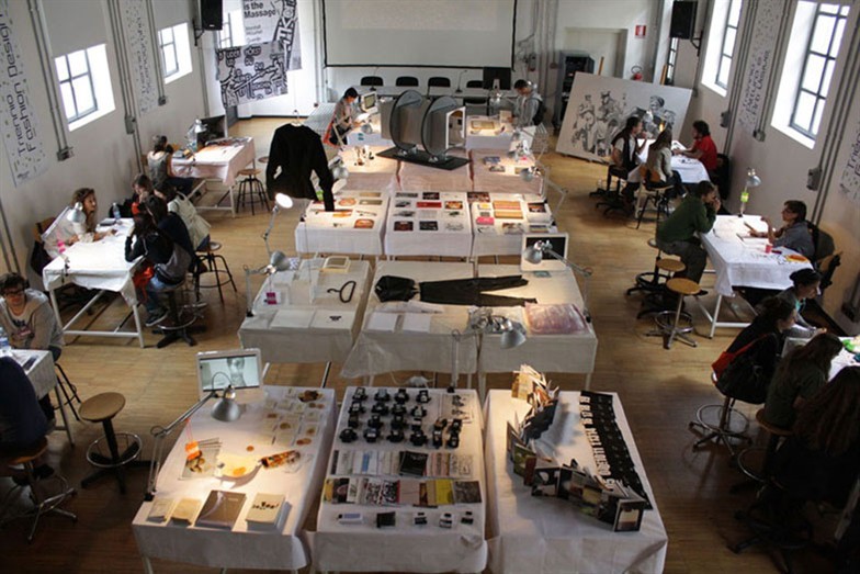 Стипендии 30-70% на обучение в Италии, Милан,  по программе «Модный дизайн и визуальный мерчандайзинг» В университете дизайна Domus Academy в 2015 году.