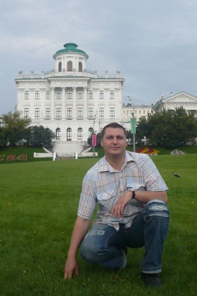 Олег Николаев